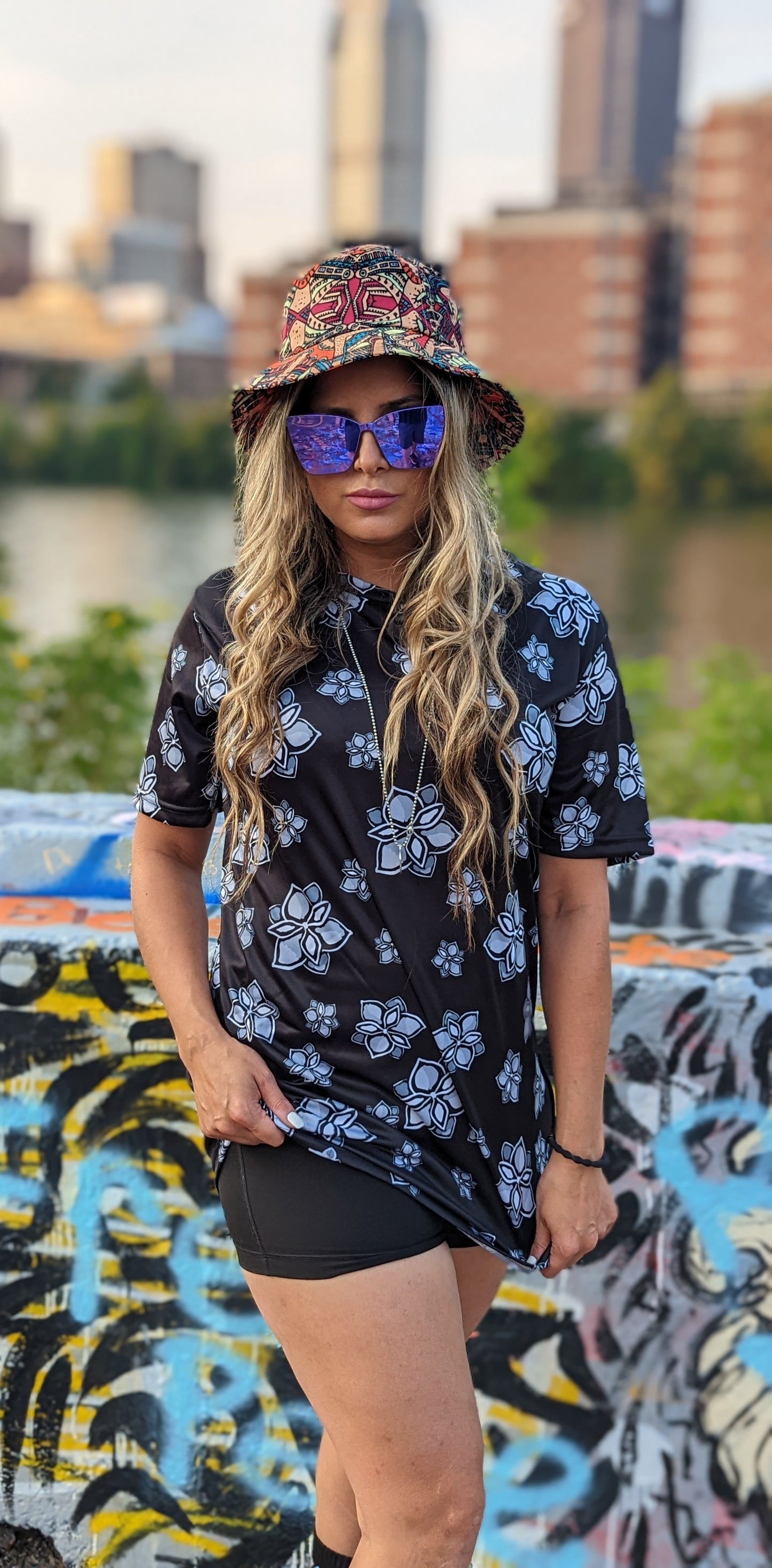 Magnolia black and white