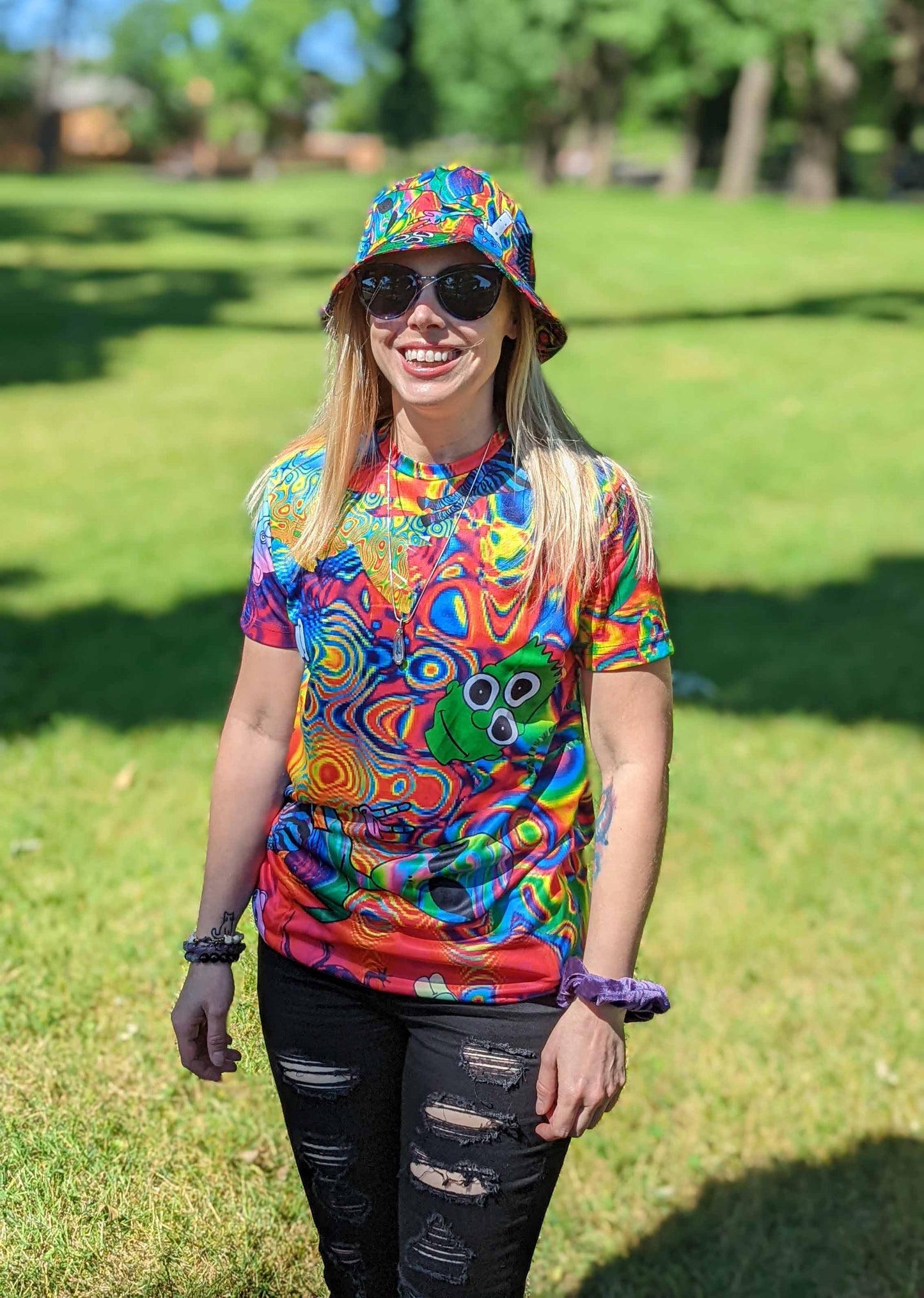 Trippy psychedelic bucket hat