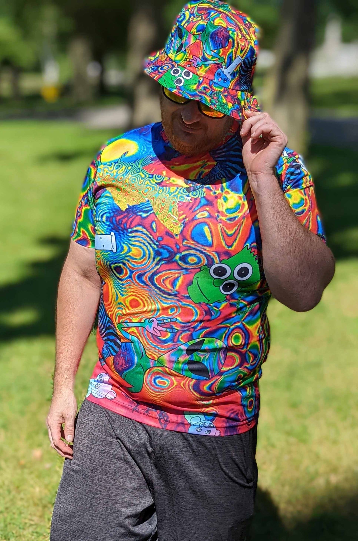 Trippy psychedelic tee men's