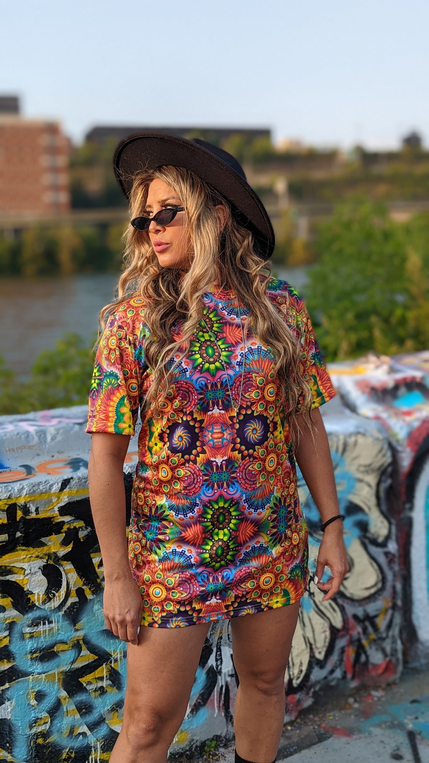 Geometric trippy women's tee