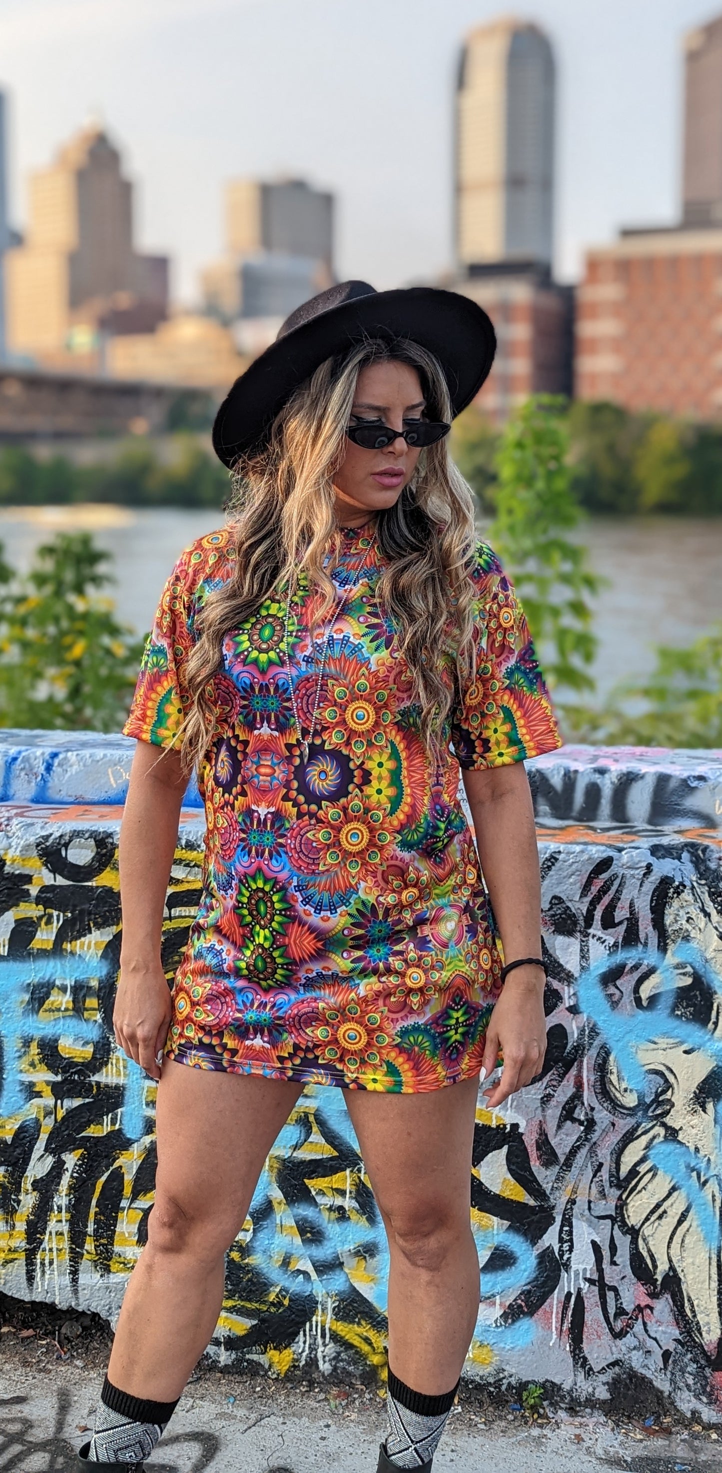 Geometric trippy women's tee