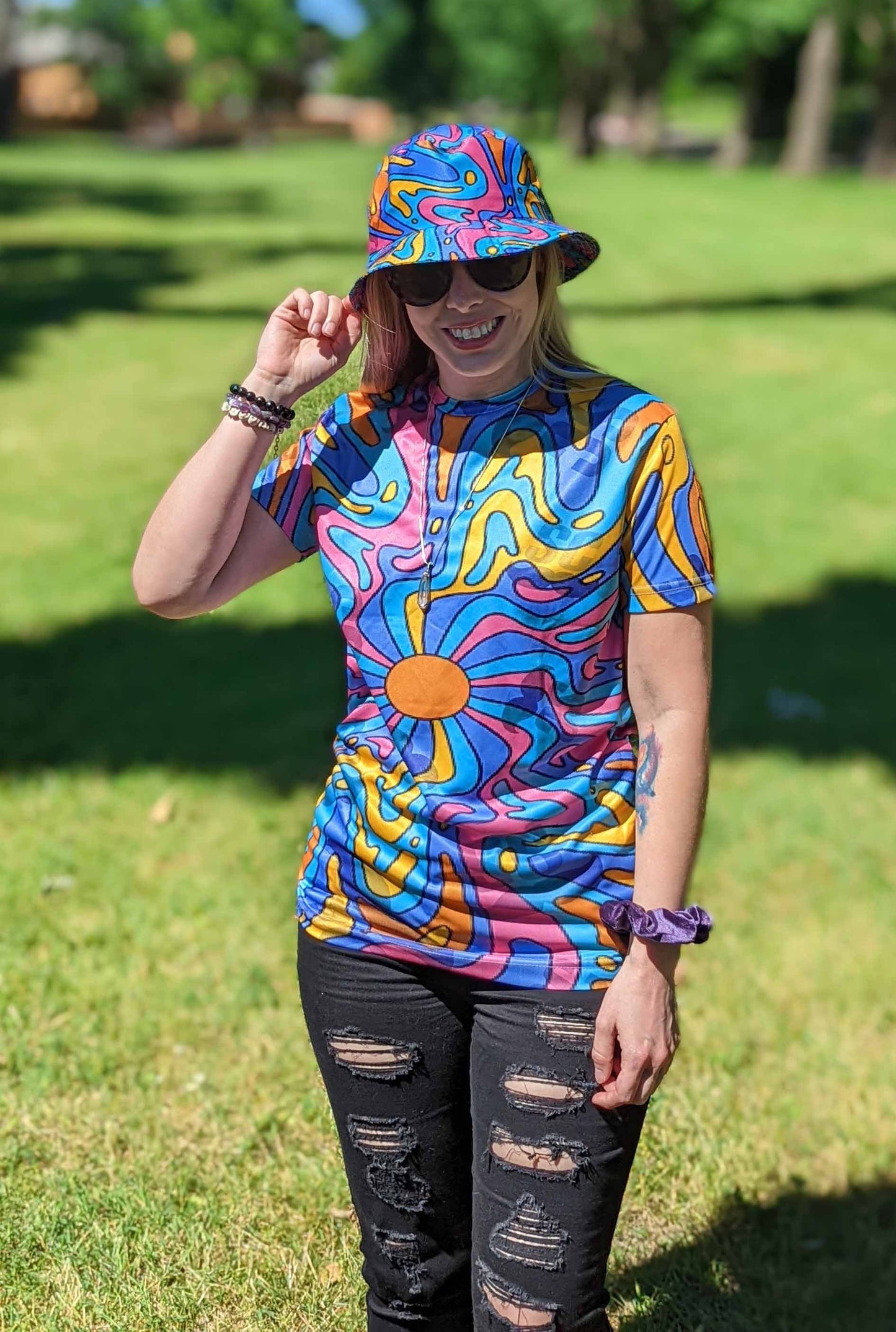 SC groovy psychedelic tee